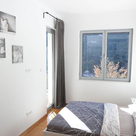 Lavender Bay Apartments D3 Or D5 I By Andreas Crivellaro Donji Morinj Exterior foto